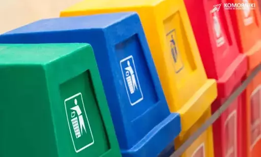 kolorowe pojemniki