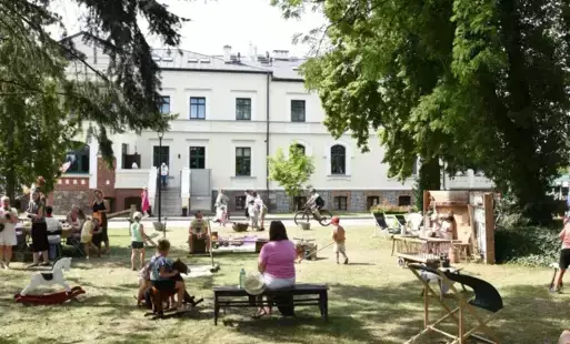 Dwór Skrzynki