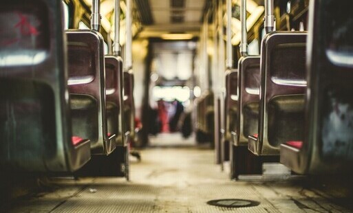 wnetrze autobusu