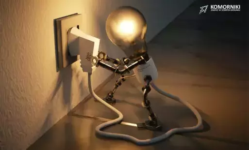 gniazdko elektryczne i żarówka