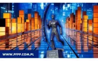 figura i tlo niebieskie